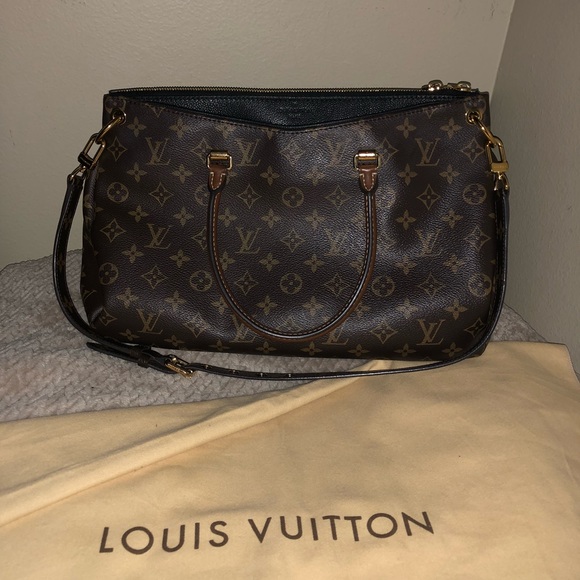 Louis Vuitton Handbags - 🔥🌷HOST PICK❗️🌷🔥